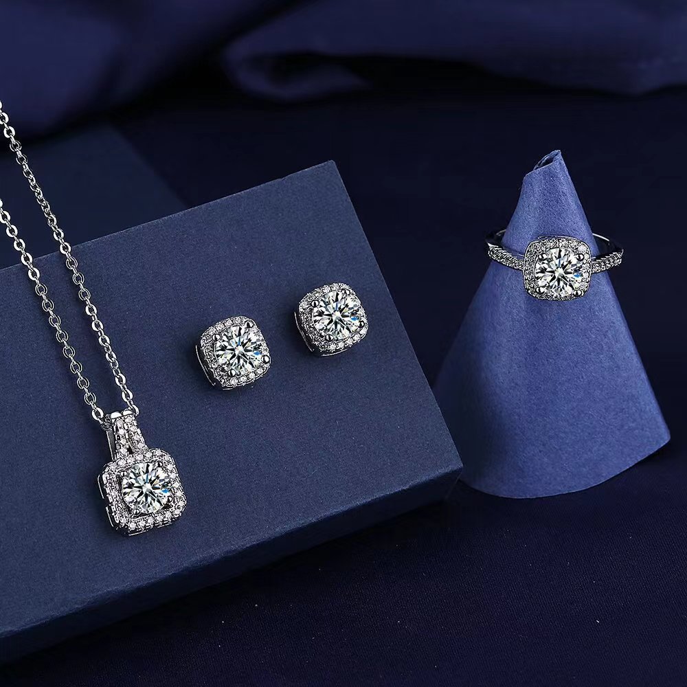 Zircon cuadrado diamante clavícula cadena simple Corea del Sur alto carbono artificial diamante anillo pendientes colgante de tres piezas conjunto regalo de cumpleaños