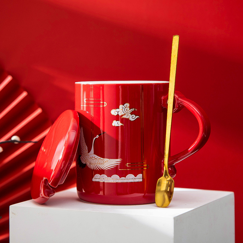 创意时尚国潮马克杯陶瓷杯色釉国风水杯子情侣带勺带盖咖啡杯批发