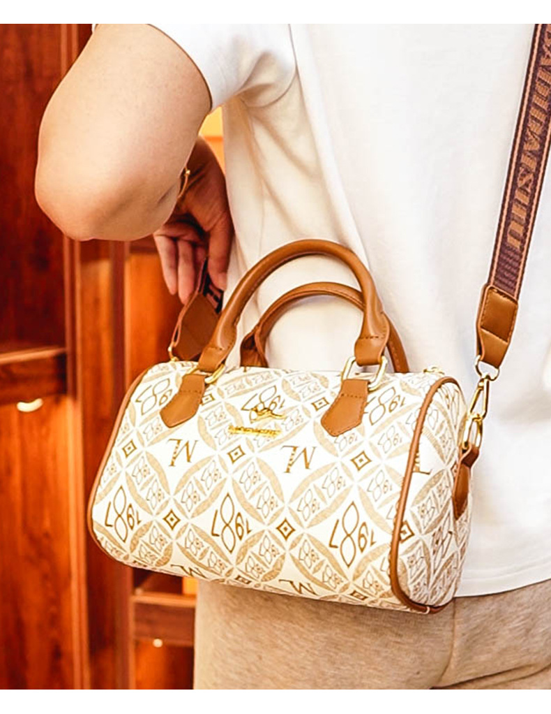 This year's popular cross-border handbag for women is the 2024 new printed letter texture light luxury Boston handbag and single-shoulder bag undefined