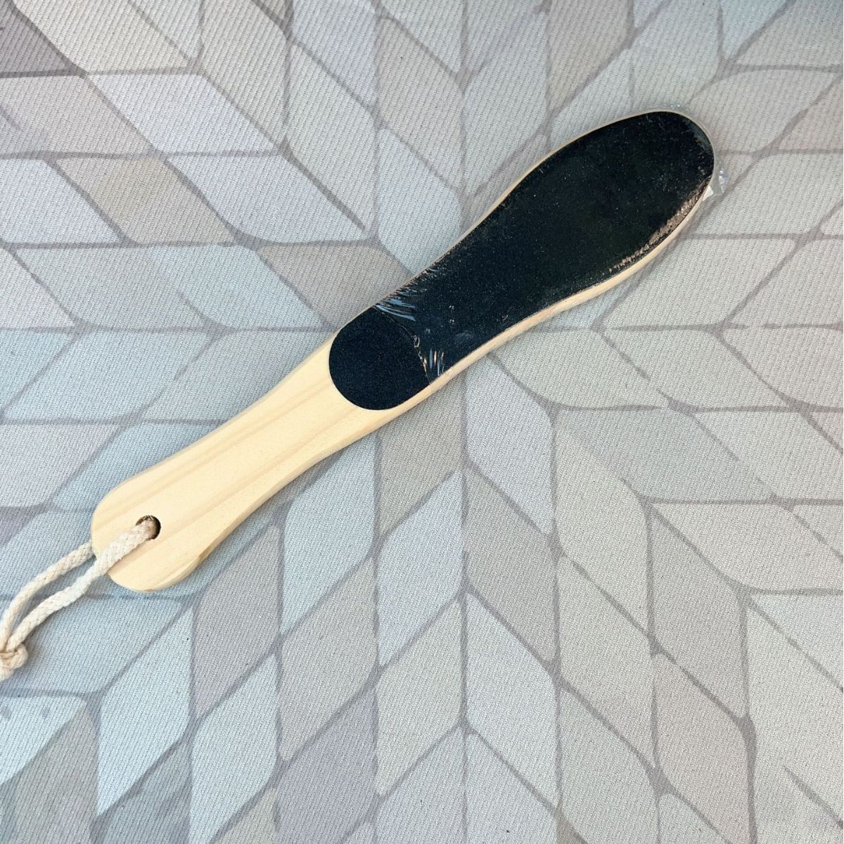 Fabricante mayorista de madera de manija de pie de enfermería de pie de grasa esmerilado pie de fricción herramienta de eliminación de piel muerta image 4