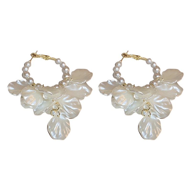 Pendientes de borla de perlas de aguja de plata en línea celebridad nicho pendientes de temperamento de alto grado pendientes de moda de todo fósforo al por mayor para las mujeres