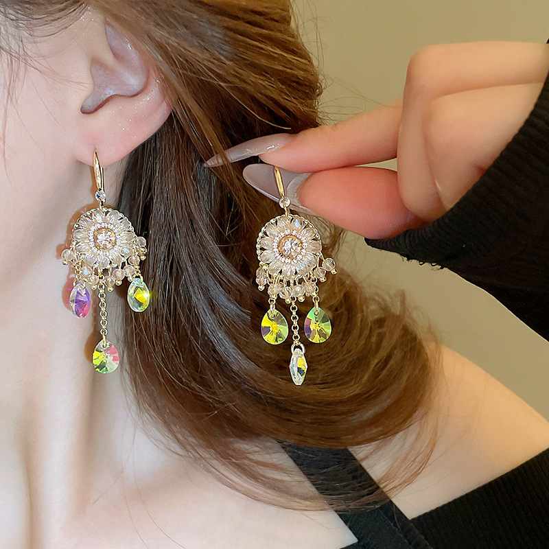 Aguja de plata con diamantes de cristal pendientes de bordilla estilo nacional pendientes de temperamento pequeño ligero lujo de alta calidad industria pesada exageración pendientes