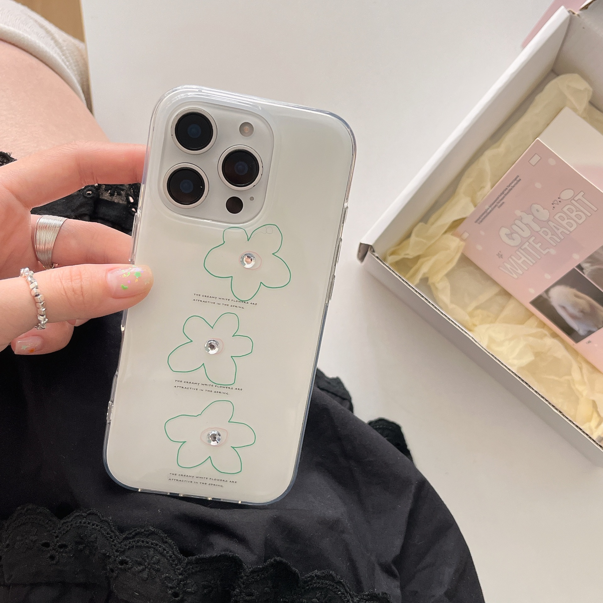 Flor de graffiti de personalidad simple para Apple 16Pro funda para teléfono iPhone 15PM pareja 14/13 nuevo 16PM