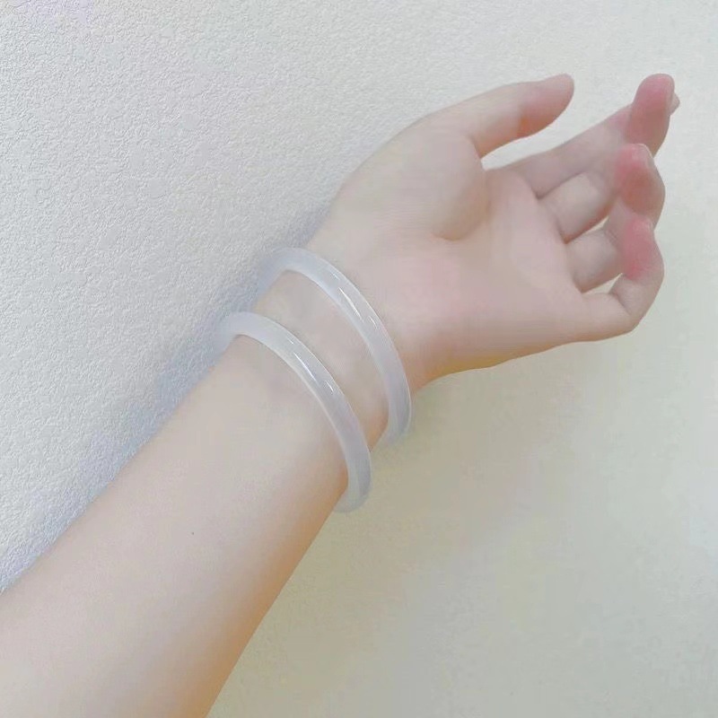 천연 마노 아이스 리치 냉동 화이트 칼세도니 팔찌 얇은 둥근 스트립 징글 팔찌 뷰티 팔찌 제이드 제이드