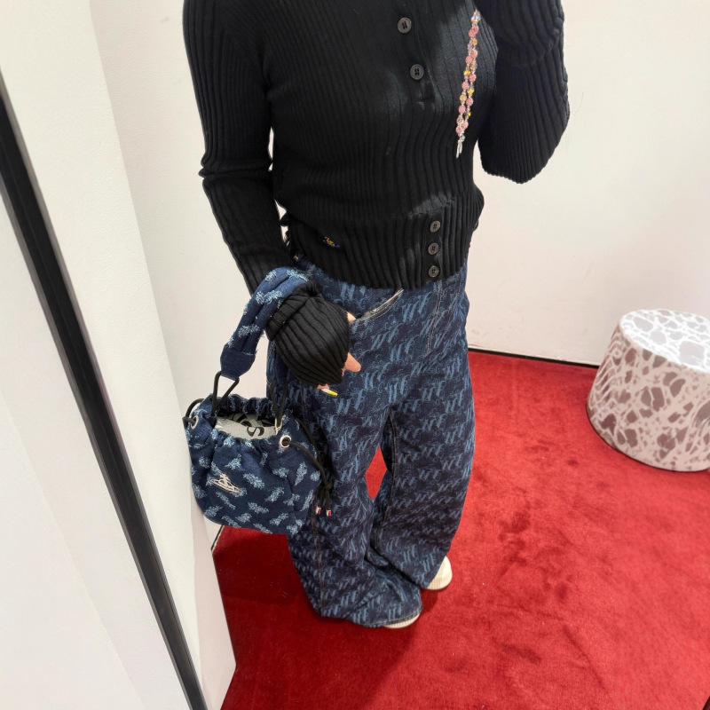 现货~早秋2025新款别致土星刺绣不规则针织衫女秋季修身圆领上衣|undefined