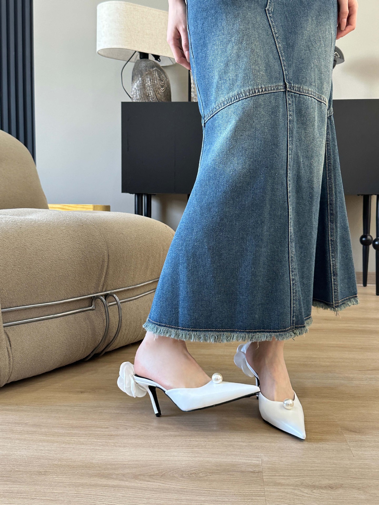 2024 Vår- och höstsäsong Nya små doftande vindtunn klack ihålig vatten diamantspets enkla arbetshöga klackar_voghion.com