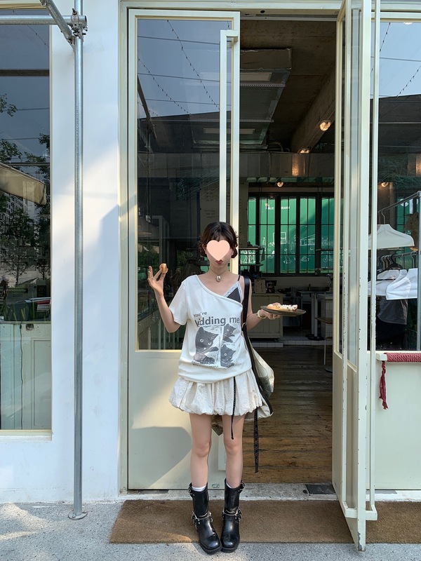 le rouge周美美 猫猫的突围不对称斜肩假两件叠穿印花短袖T恤|undefined