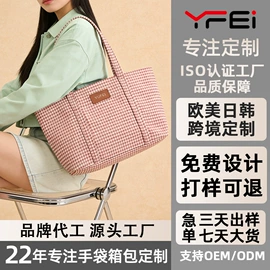 休闲背包;女士双肩包;化妆包