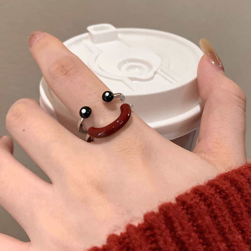 Anel smiley divertido para mulher design único e elegante_voghion.com