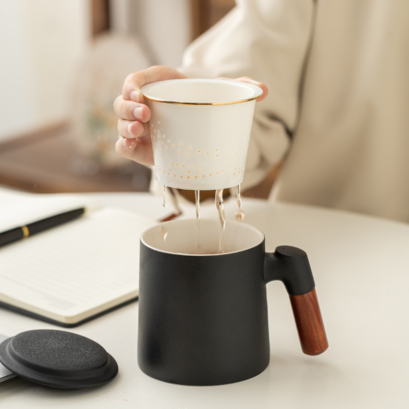 Reunión anual de la compañía de tazas de agua de oficina Guochao para enviar regalos comerciales de mano regalos publicitarios de logotipo grabados