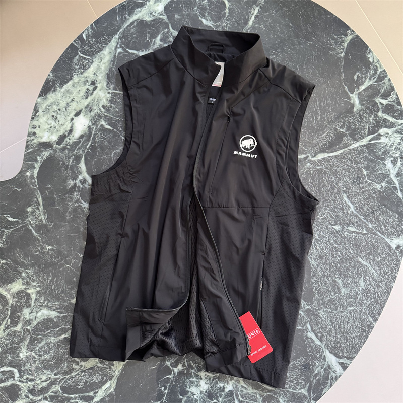 Spring, Summer, and Autumn New Style Mammoth Stand-Up Collar Outdoor Unisex Versatile Functional Casual Scratch-Resistant Wear-Resistant Waterproof Sports Vest Spring, Summer, and Autumn New Style Mammoth Stand-Up Collar Outdoor Unisex Versatile Functional Casual Scratch-Resistant Wear-Resistant Waterproof Sports Vest