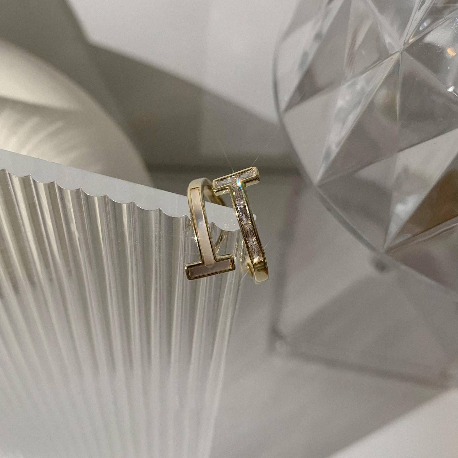 Anillo de circonita de perlas de viento ins, nicho femenino, sentido de alta gama, simple y ligero, anillo de novia de lujo, anillo de apertura de temperamento al por mayor