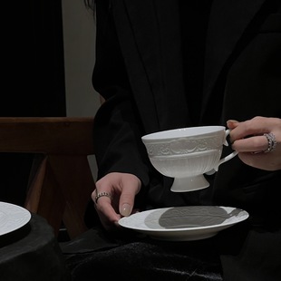 Spot ins French retro embossed cup and saucer exquisite high foot afternoon tea coffee ceramic flower cup plate wholesale