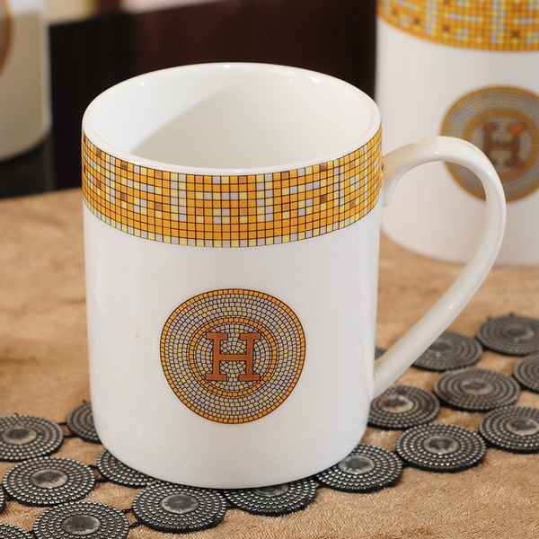 White H handle cup
