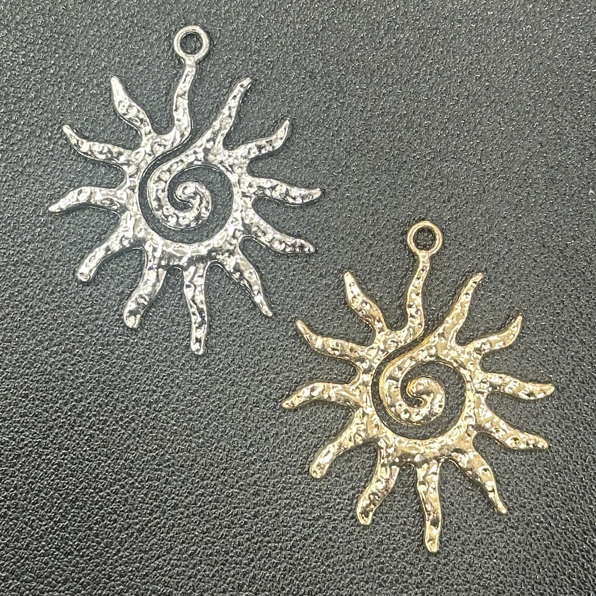 Simple Cross-Border Alloy Sunflower Pendant Charms DIY Bracelet Necklace Earrings and Other Jewelry Accessories Wholesale