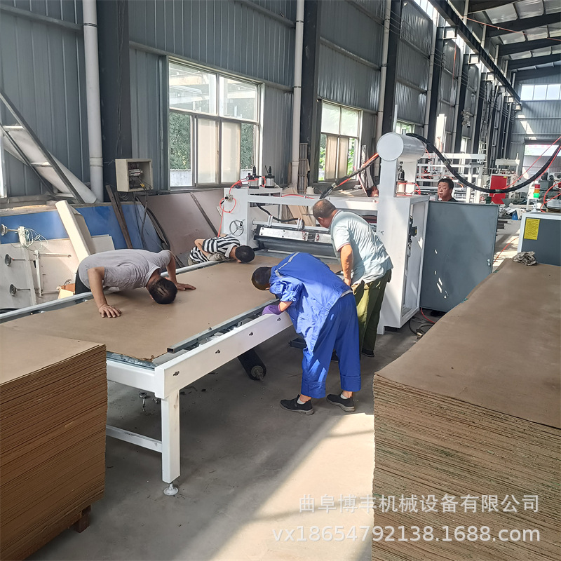 密度板复合铝皮贴面机 自动计米剪切PET高光膜贴合机 铁皮平贴机