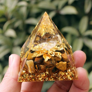 跨境新款水晶碎石金字塔水晶球碎石树脂工艺品卧室家居汽车摆件