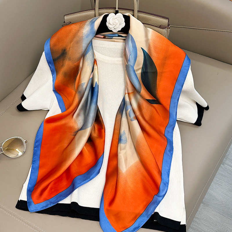 단풍 나무 숲이 염색되었습니다.