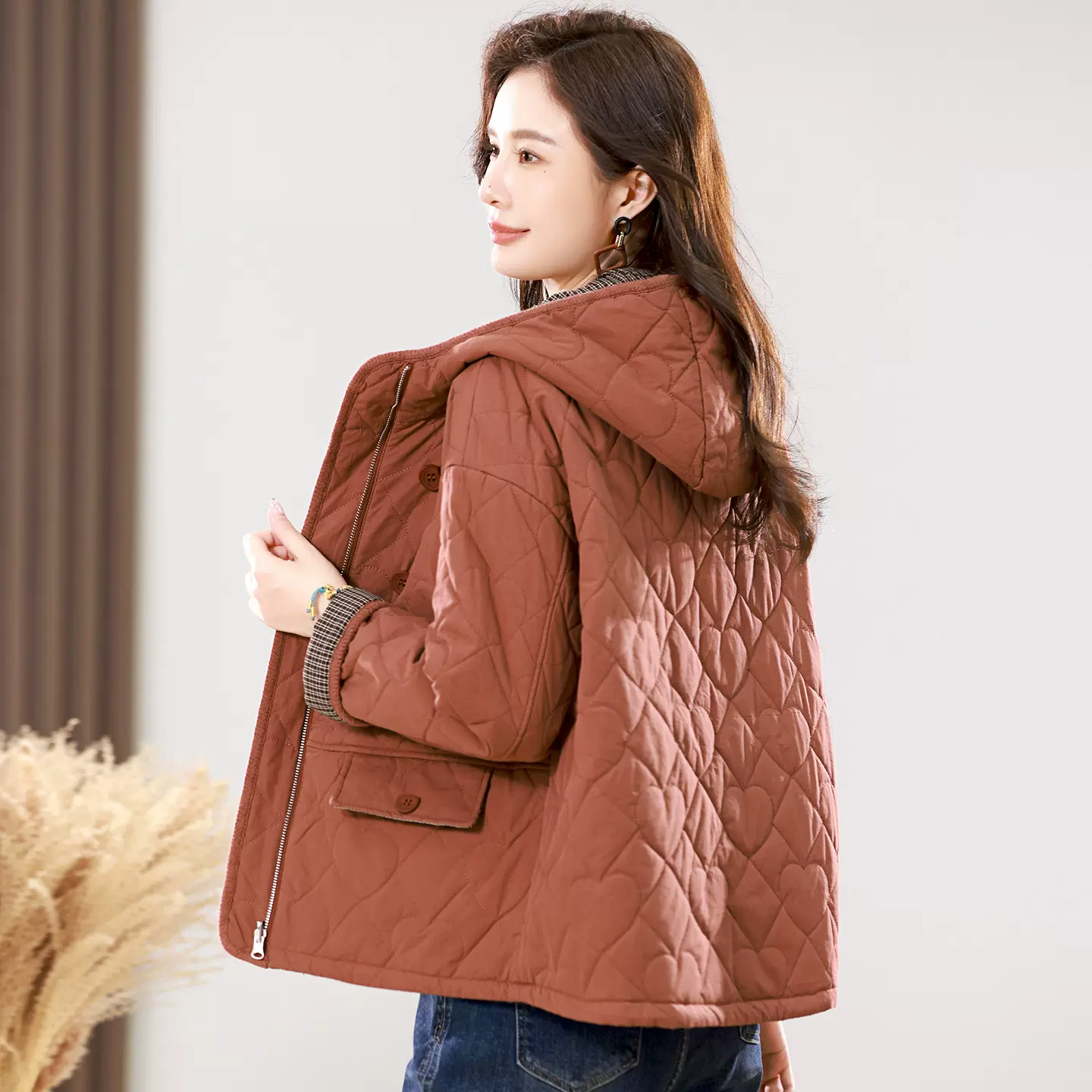 连帽短款棉服冬装新款2025宽松大码轻薄棉衣两面穿妈妈小棉袄