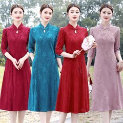 お母さんの服はチャイナドレスのスカートを改良しました。