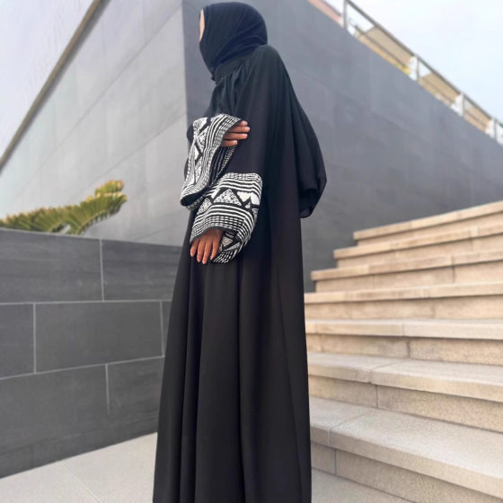 2025 Muslim foreign trade cross-border e-commerce Arab embroidery fashion robe abaya