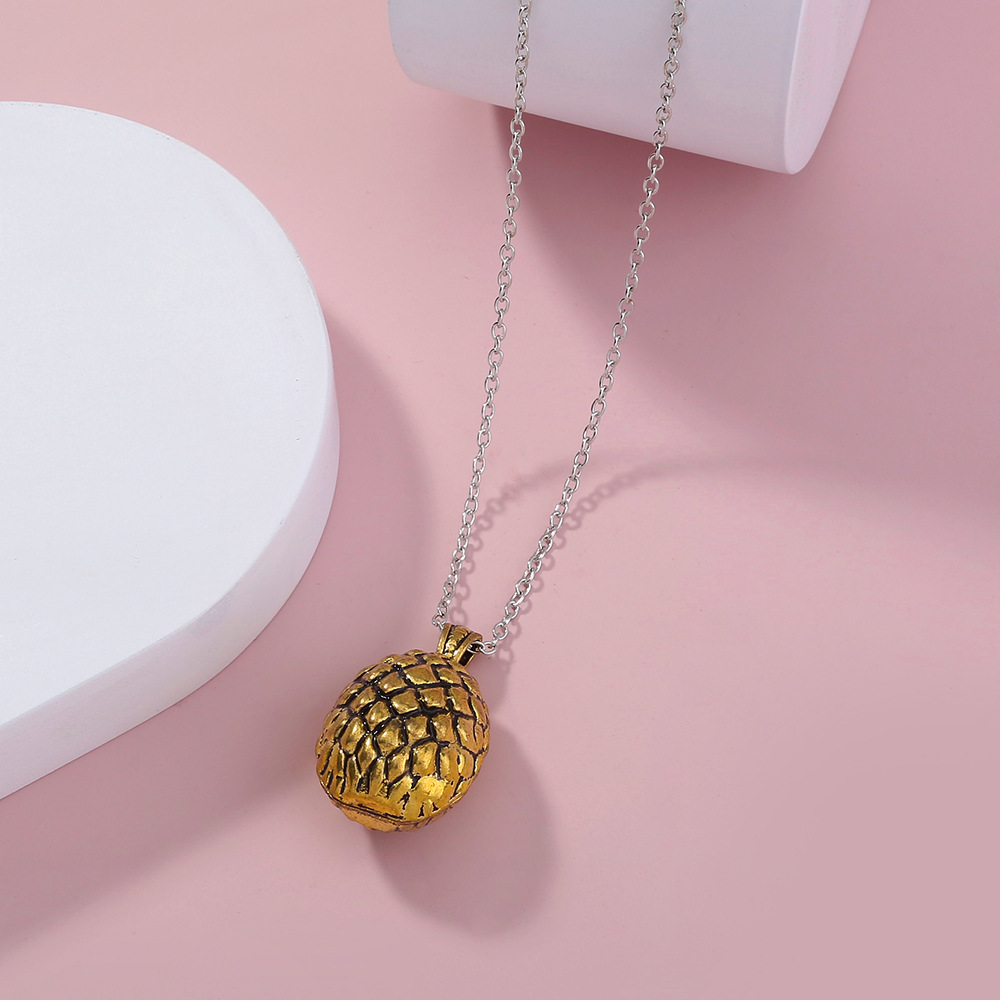 Fashion Street Shooting Fruit Golden Pineapple Pendant Necklace Accessories display picture 4