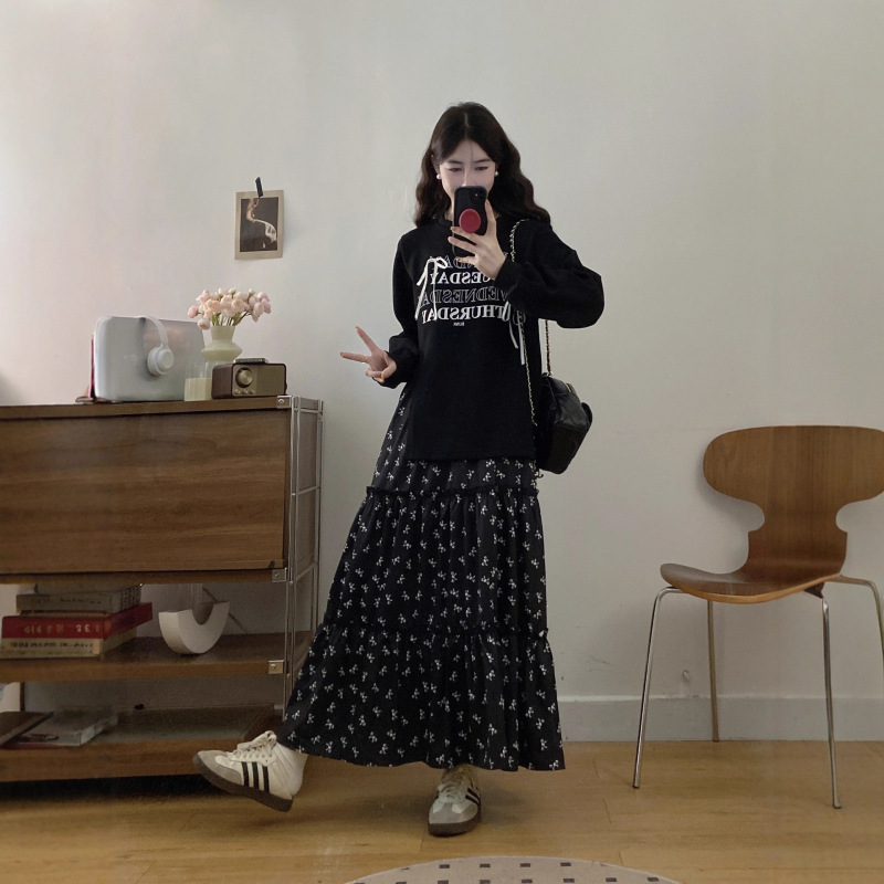 法式字母印花蝴蝶结卫衣+百搭碎花半身长裙女秋季遮肉显瘦两件套|undefined