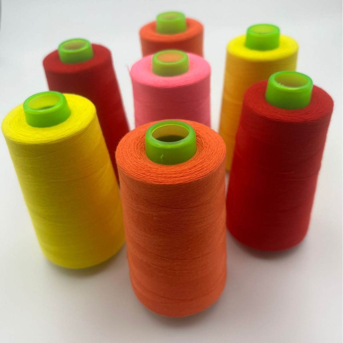 青岛厂家销售高速涤纶缝纫线203粗线 黑白现货 颜色多种类多中粗