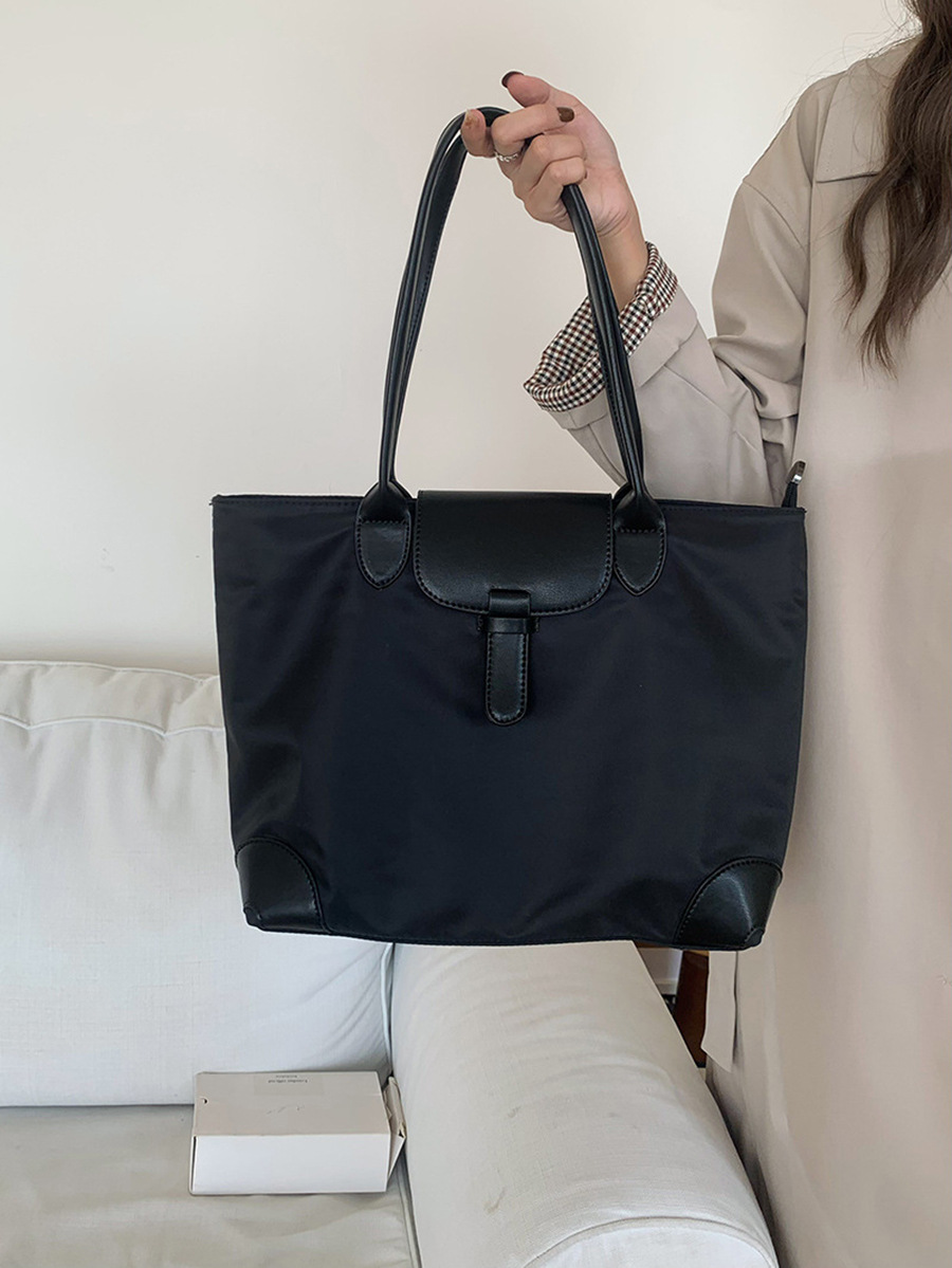Solid Color Pattern All Seasons Season Women's Gender Women's Large Nylon Solid Color Vintage Style Square Zipper Shoulder Bag
