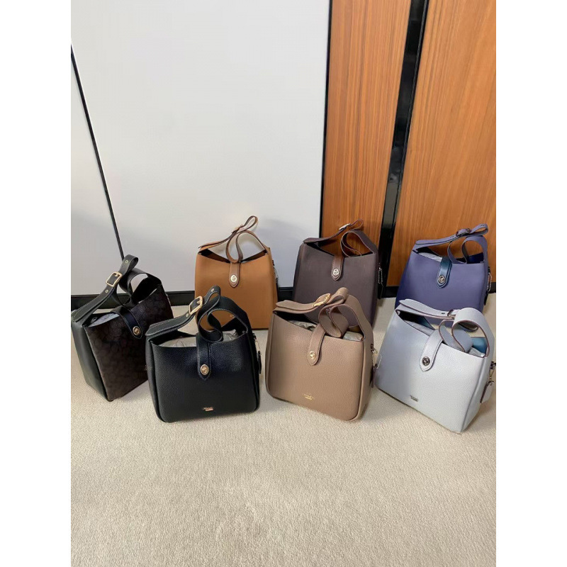 Coach's New Women's Bag Hadley Underarm Bag Hobo Shoulder Bag Hand-Held Crossbody Bucket Bag Genuine Leather Bag