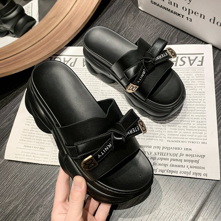 Sandale pentru femei de purtat vara, haine de exterior la modă în 2023, noi sandale versatile cu toc înalt și talpă groasă, model zână-muffin_voghion.com