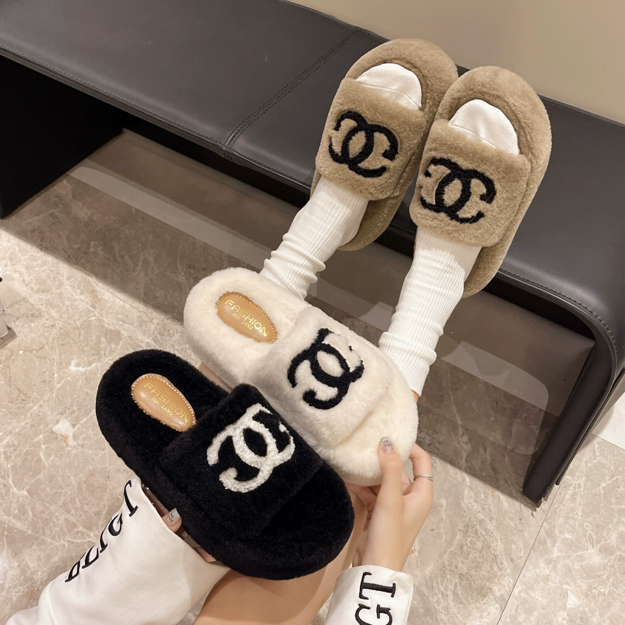 Xiaoxiangfeng Net Красные шерстяные тапочки женские снаружи носят осень и зима новая мода фея ветра толстое дно