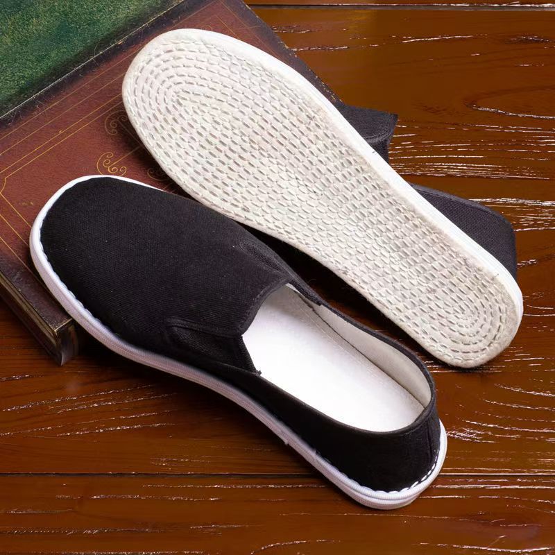 Zapatos de tela de Beijing antiguos genuinos para hombres casuales zapatos de tela negra antideslizantes y resistentes al desgaste cómodos zapatos de cocina de trabajo