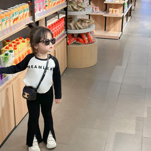 Girls' long-sleeved t-shirt spring tops Korean children's A-class down jacket baby clothes baby children's clothing 