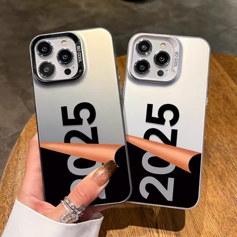 2025 nueva aplicación iPhone16promax funda para teléfono móvil 15Plus marca de moda 14 color plata 13 año de la serpiente 12 año nuevo