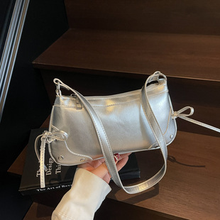 Casual European and American Bag Niche Design Personalized Bag Women's New Summer 2025 Underarm Shoulder Portable Small Square Bag