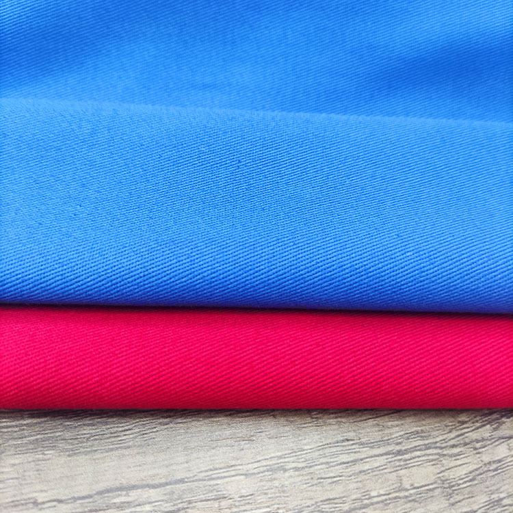 Fábrica al por mayor twill teñido sólido 190gsm ropa 100% algodón orgánico