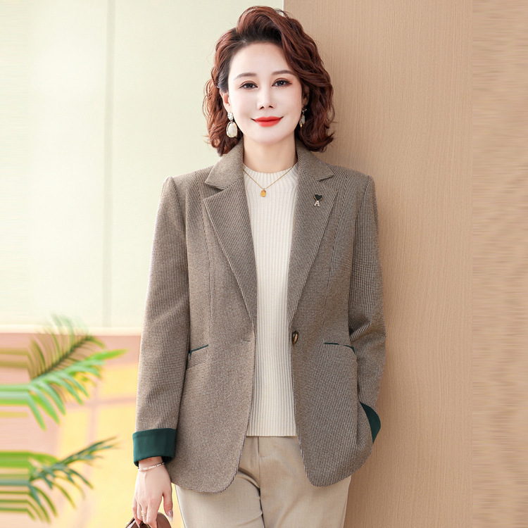 秋季小西装外套2025新款中年妈妈装日常通勤纯色小西服休闲上衣女|undefined