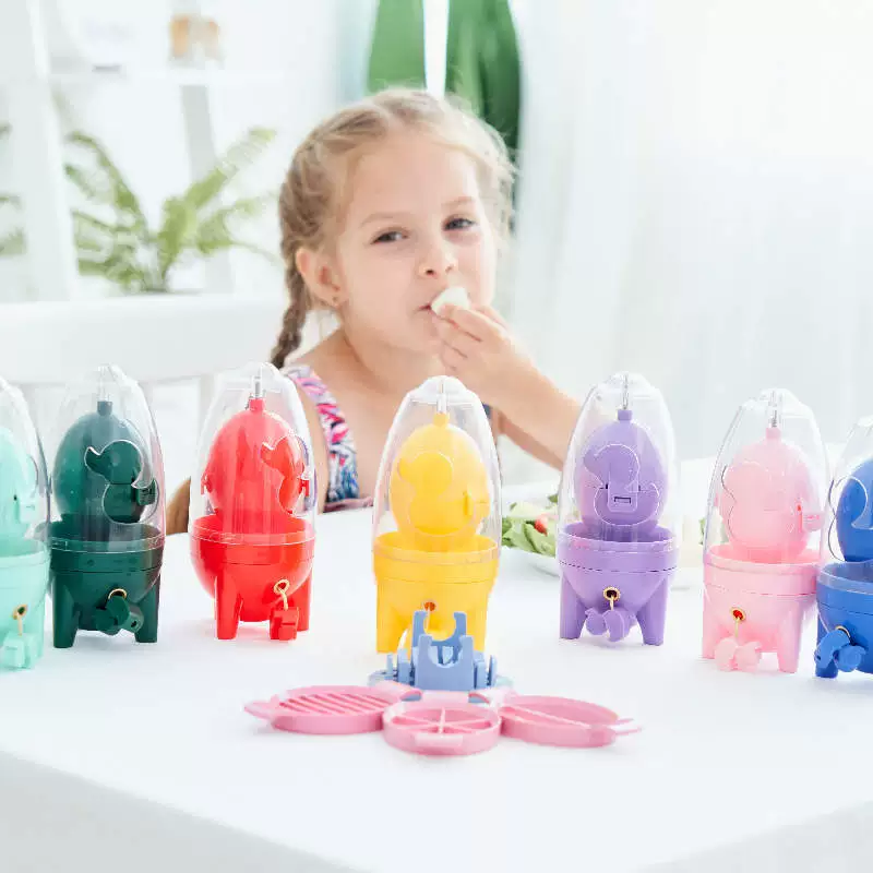 Интернет-красное красное кухонное золотое яйцо трясет яйцо артефакт