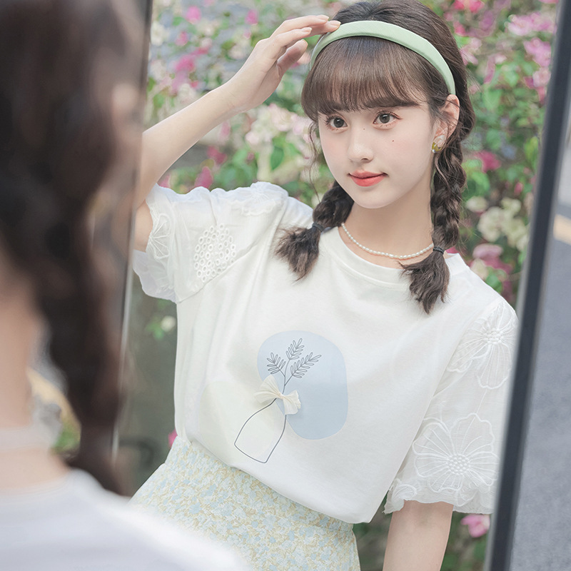 White short-sleeved T-shirt women's design sense niche summer wear versatile sweet shoulder puff sleeve small top ins fashion