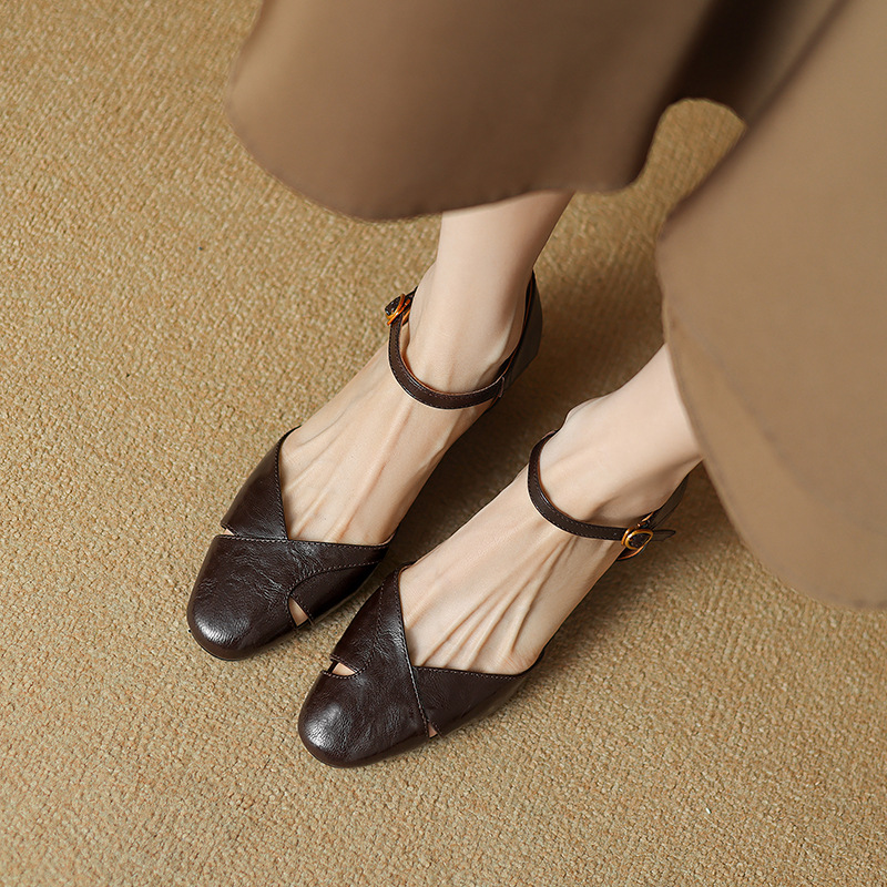 Sandal nữ quai ngang bít mũi gót cao vừa phong cách đơn giản đi làm — Màu nâu