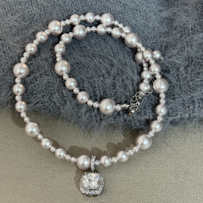 Mandala rose pearl necklace