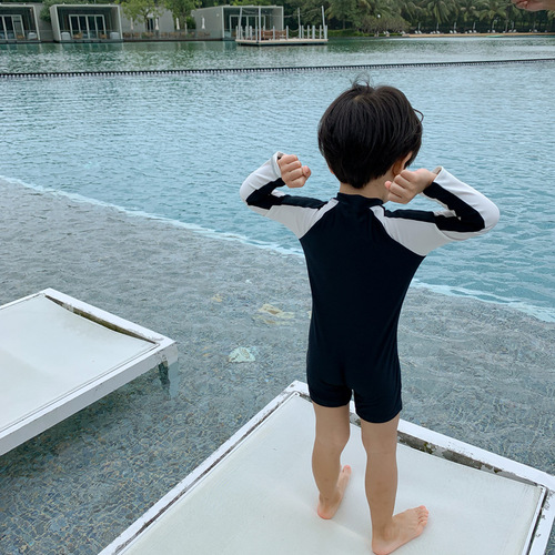 Children's swimsuit boy's long-sleeved sunscreen quick-drying one-piece hot spring baby boy baby handsome Korean swimsuit for middle-aged and small children