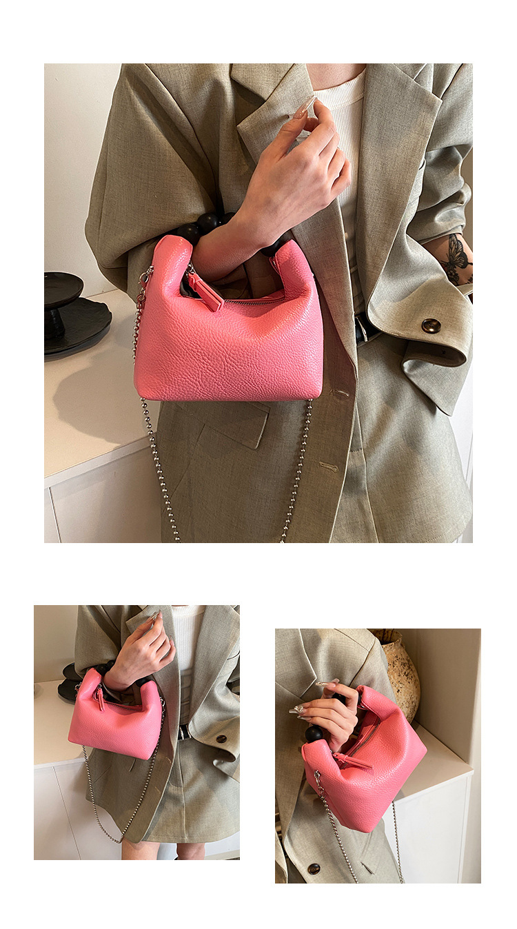 Frau Klein Pu-Leder Einfarbig Elegant Klassischer Stil Perlen Kissenform Reißverschluss Handtasche display picture 12