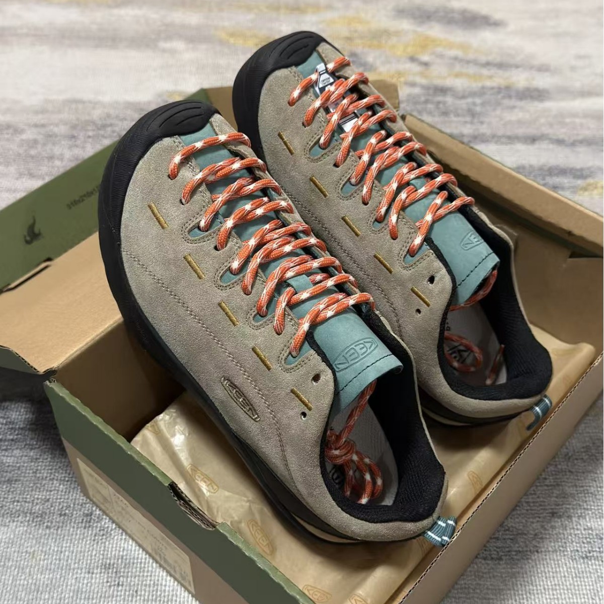 Keen Mountain Hiking Shoes Suede Casual Outdoor Sports Shoes Breathable Travel Hiking Shoes for Young Men and Women