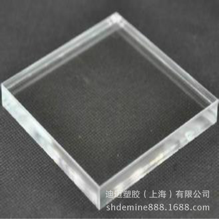 迪迈塑胶全新原料挤出生产20mm透光率90%左右高透明PC耐力板切割