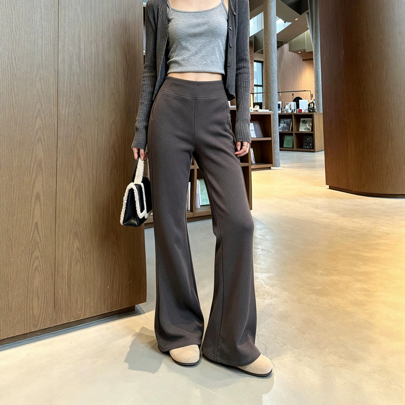 Knitted ribbed flared pants for women, autumn 2026 new style, American high-waisted, hip-lifting, slimming, casual yoga flared pants Knitted ribbed flared pants for women, autumn 2026 new style, American high-waisted, hip-lifting, slimming, casual yoga flared pants