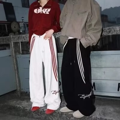 Teenagers' Heavy-Duty Loose-Fitting Sports Sweatpants for Men, Spring American Retro Gray Wide-Leg Casual Pants for Men Teenagers' Heavy-Duty Loose-Fitting Sports Sweatpants for Men, Spring American Retro Gray Wide-Leg Casual Pants for Men