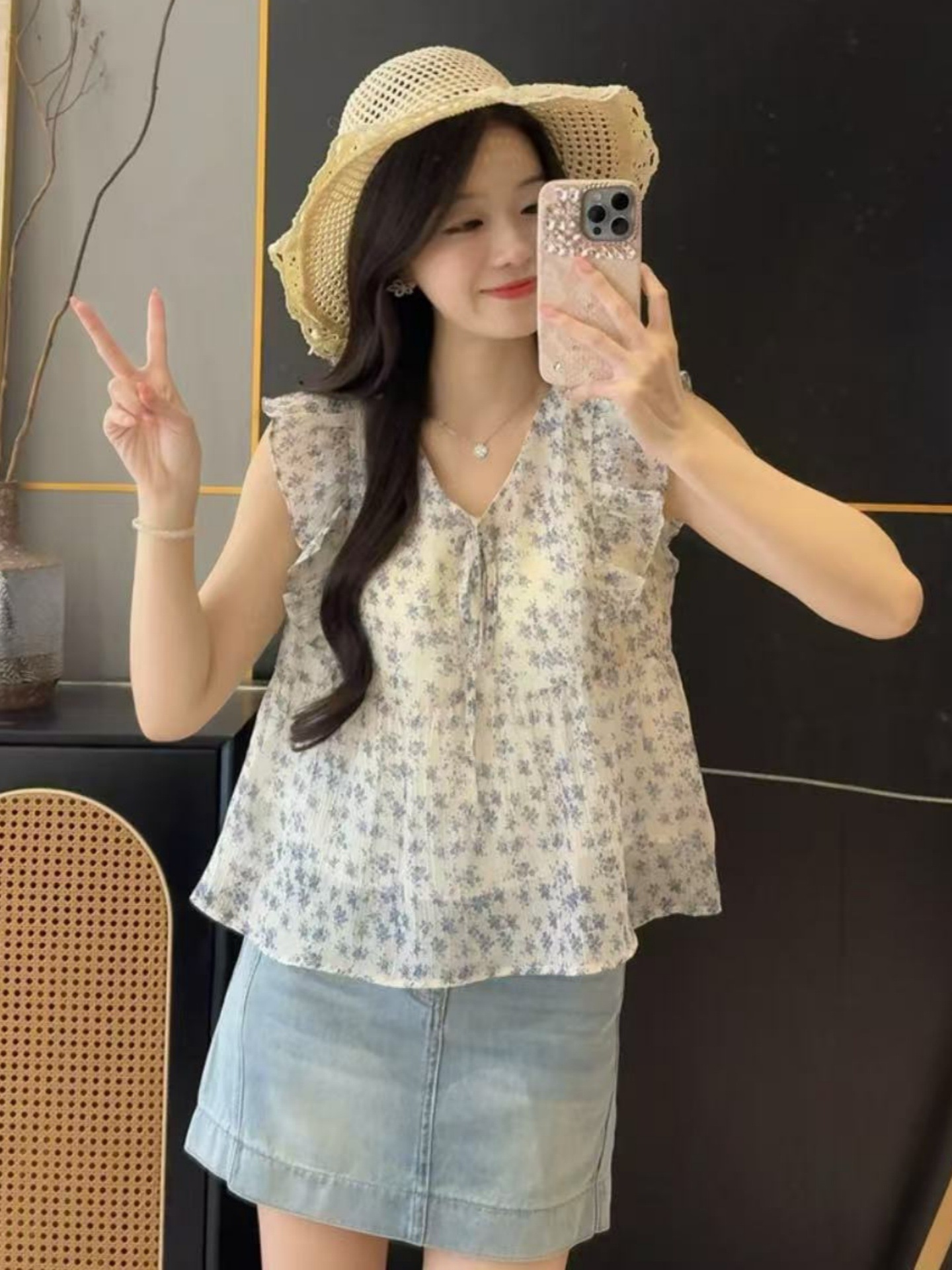 미색 꽃무늬