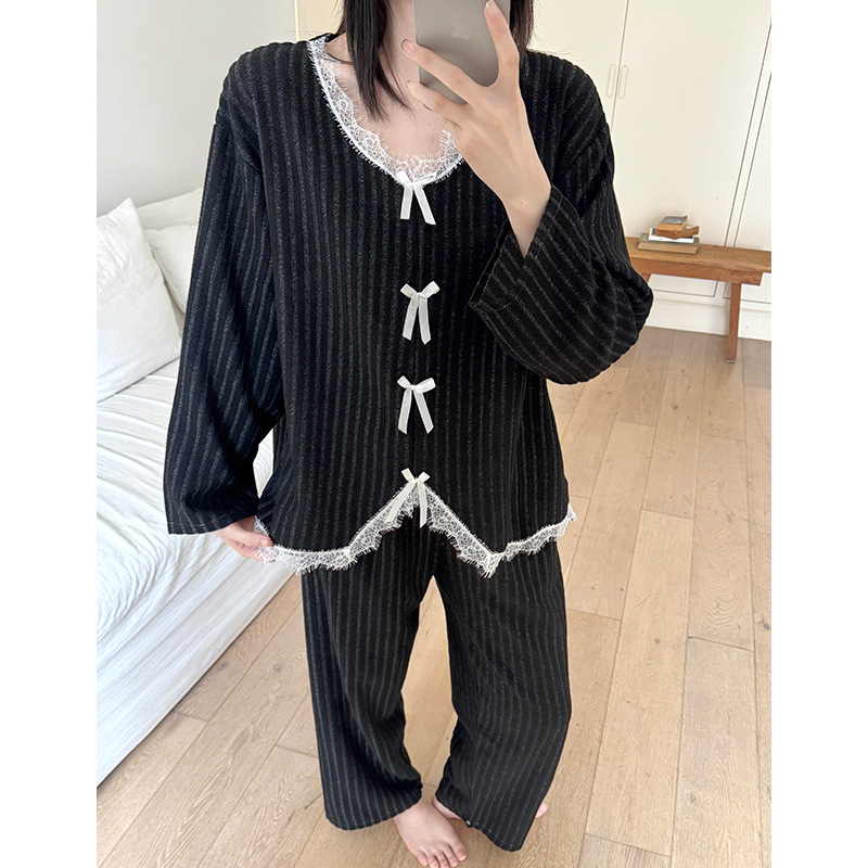 New black lace cashmere pajamas for women, long-sleeved and thickened for autumn and winter, a warm and comfortable loungewear set New black lace cashmere pajamas for women, long-sleeved and thickened for autumn and winter, a warm and comfortable loungewear set
